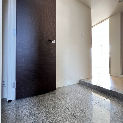 玄関　同仕様タイプです