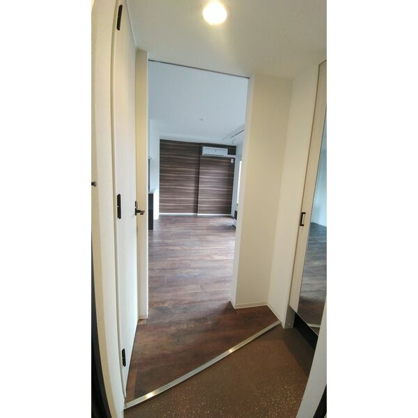 玄関　広々とした玄関です！