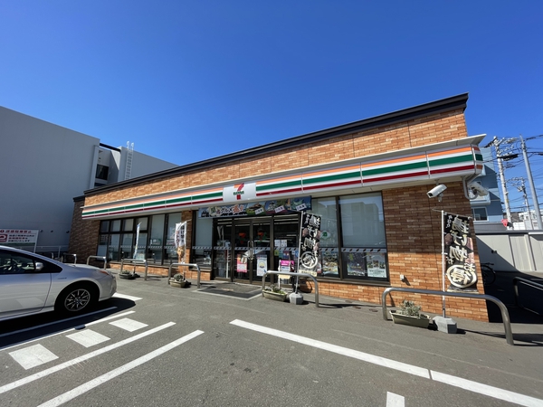 コンビニ　セブンイレブン札幌栄通7丁目店（コンビニ）まで378m