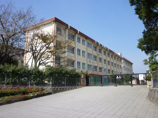 中学校　西紫原中学校（中学校）まで1241m