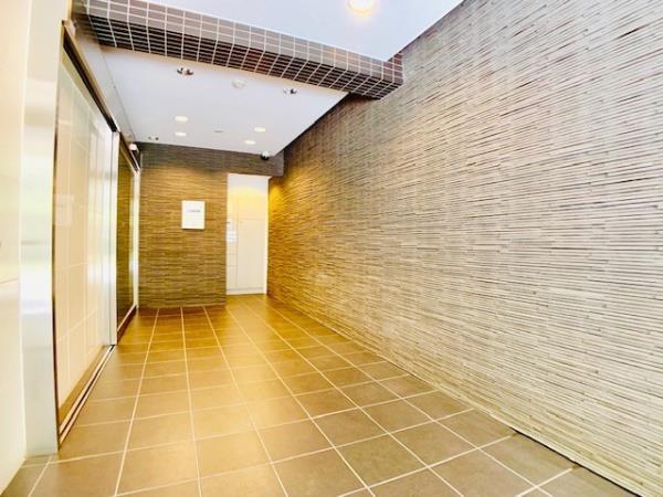 エントランス　清潔なエントランスです