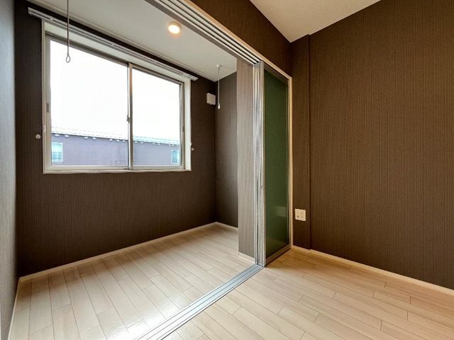 居室・リビング　ゆったり過ごせる居間です