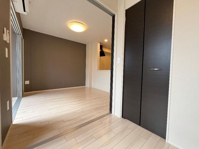 居室・リビング　こちらの居間で趣味の時間をお楽しみください