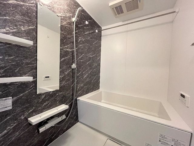 バス・シャワールーム　お風呂で日々の疲れを落としましょう