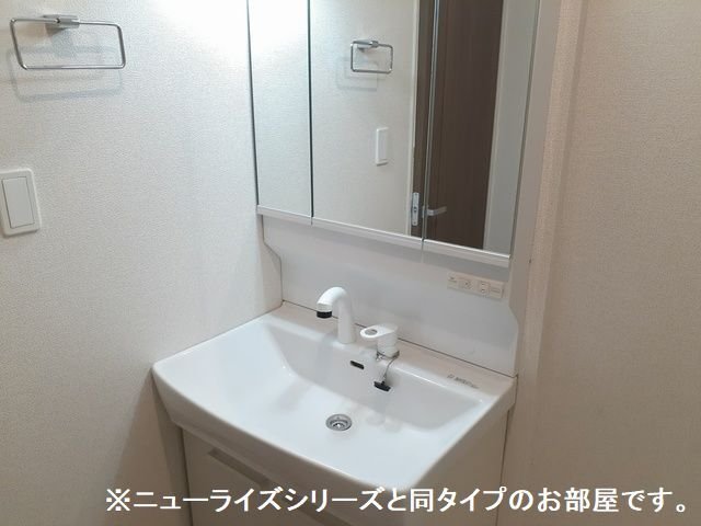 洗面設備　コンパクトで使いやすい洗面所