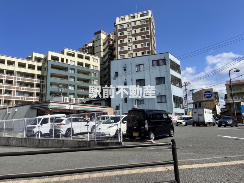 コンビニ　セブンイレブン　西鉄二日市駅東店（コンビニ）まで200m