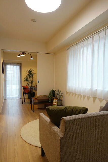 居室・リビング　写真は同タイプ住居です。