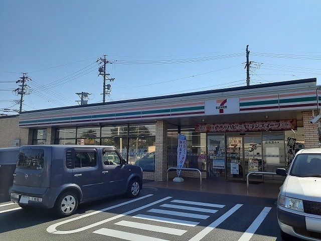 コンビニ　セブンイレブン武豊前田店（コンビニ）まで350m