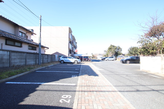 駐車場　敷地内駐車場あります※空き要確認です。