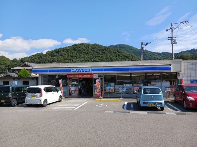 コンビニ　ローソン大南店様（コンビニ）まで450m
