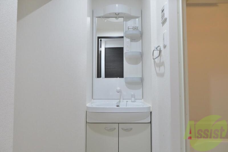 洗面設備　シャワー付洗面化粧台は女性には特に嬉しいポイントです。