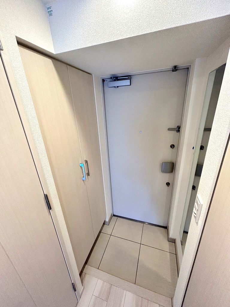 玄関　バルコニー