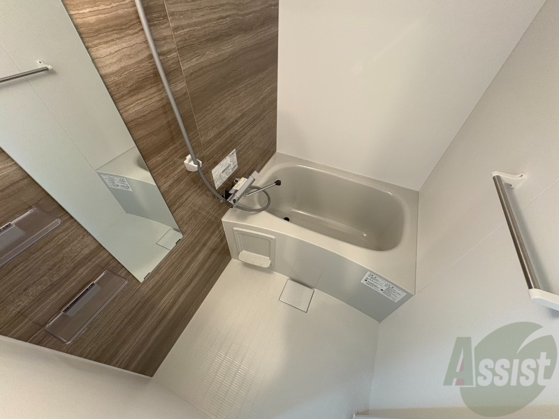 バス・シャワールーム　お風呂になります。一日の疲れを癒してくださいね。