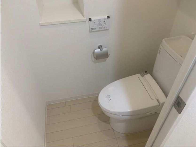 トイレ　トイレ