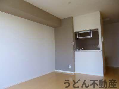 居室・リビング　うどん県のお部屋探しはうどん不動産へ うどんちゃんとLINE