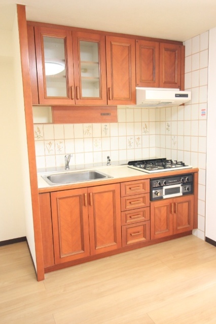 キッチン　４口ガスコンロ