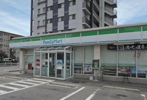 コンビニ　ファミリーマート千葉幸町二丁目店（コンビニ）まで500m