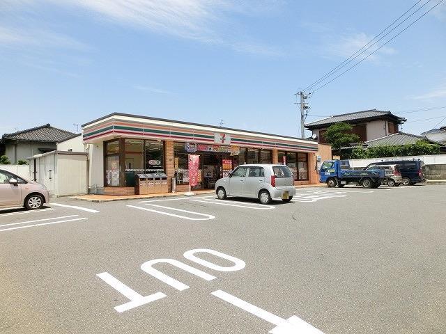 コンビニ　セブンイレブン八幡楠木店（コンビニ）まで210m