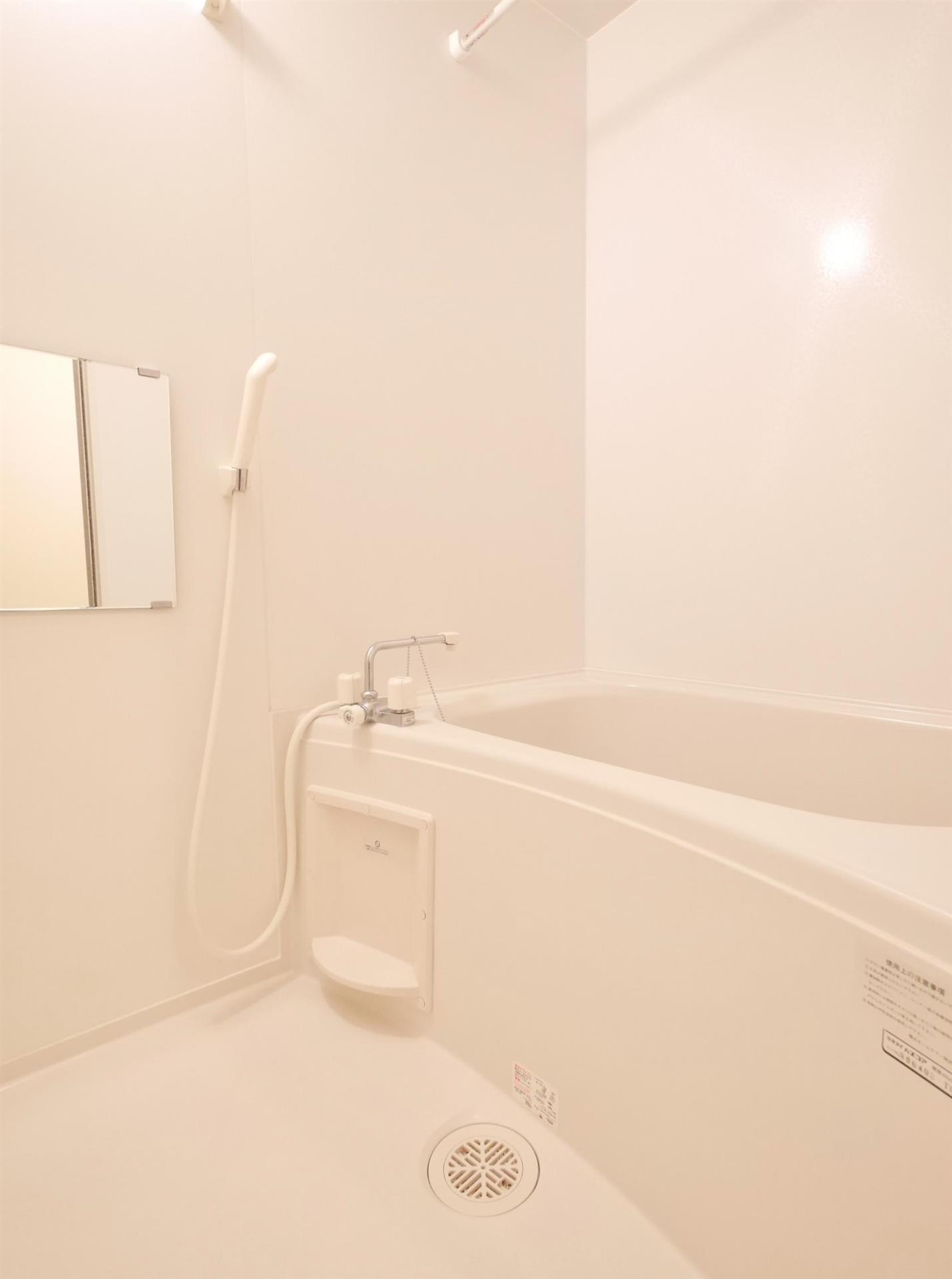 バス・シャワールーム　浴室乾燥機付き♪