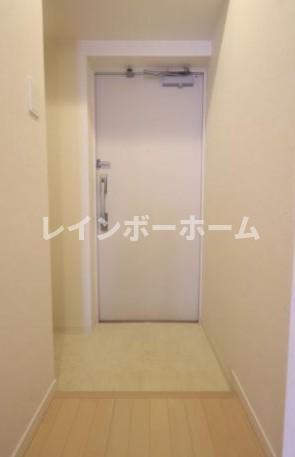 玄関　※別部屋参考写真です。