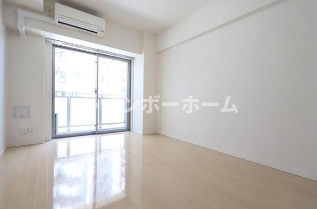 居室・リビング　※別部屋参考写真です。