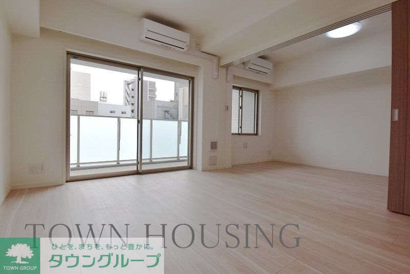 居室・リビング　偶数階はブラウン系