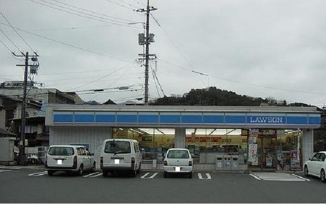 コンビニ　ローソン岡山伊島店（コンビニ）まで550m