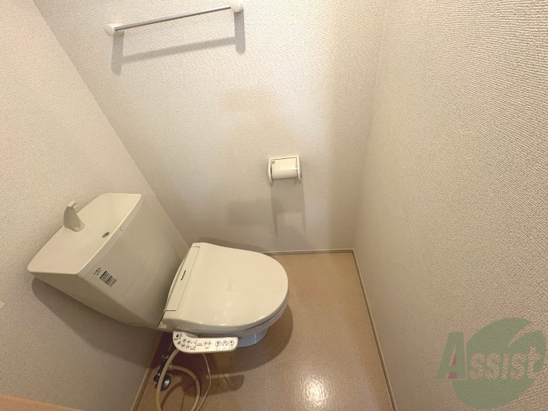 トイレ　トイレにウォシュレットがあるのは嬉しいですね。