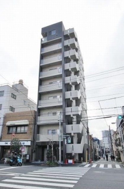 建物外観　９階建ての賃貸マンション