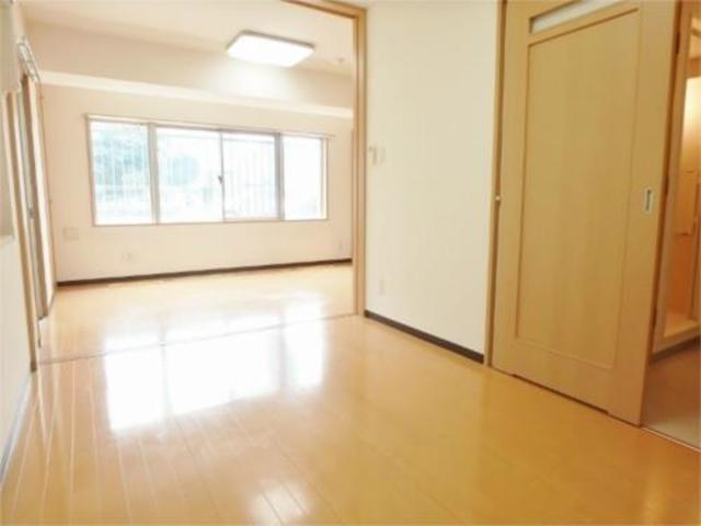 居室・リビング　キレイなフローリングのお部屋です