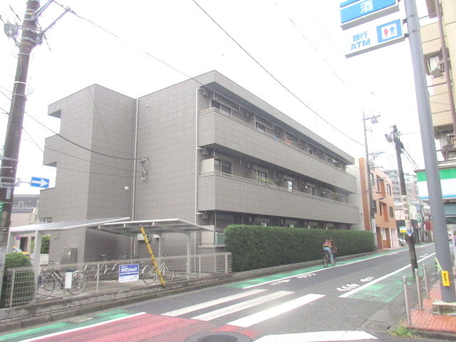 エントランス　耐震・耐火に優れた旭化成へーベルメゾン