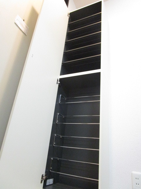 玄関　大きなシューズボックス