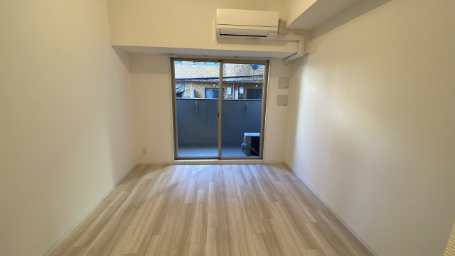 居室・リビング　写真は反転タイプのものです