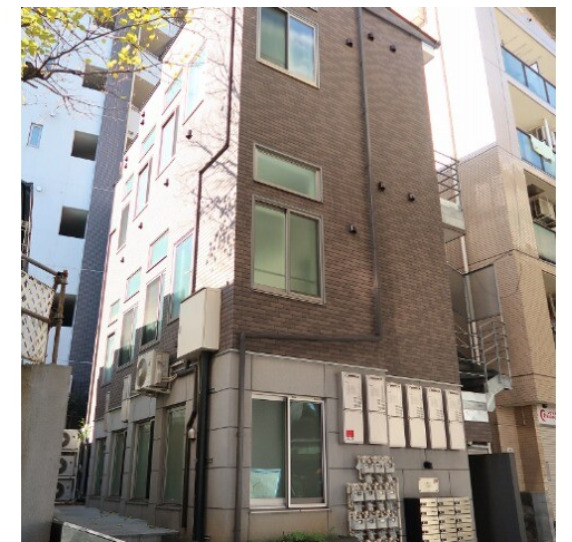 エントランス　毎日通るエントランスはこのようになっています