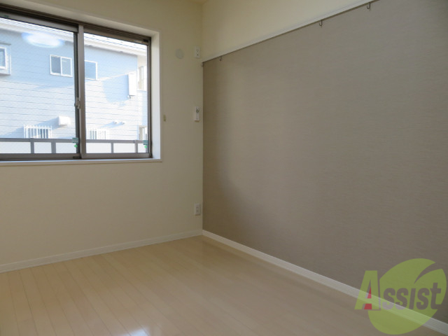 その他部屋・スペース　フローリングなので、ベッドも置けちゃいます。