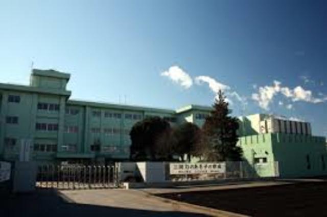 小学校　厚木市立三田小学校（小学校）まで1008m