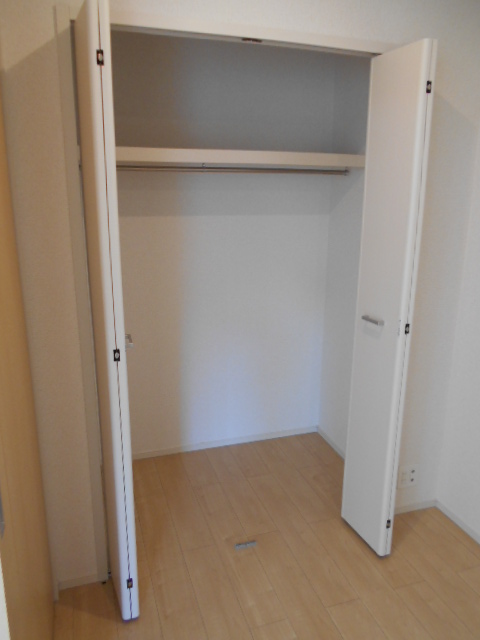 収納　寝室内収納（クローゼット・１間分）完備