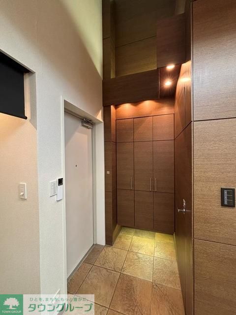 玄関　※写真は同タイプ住戸です。