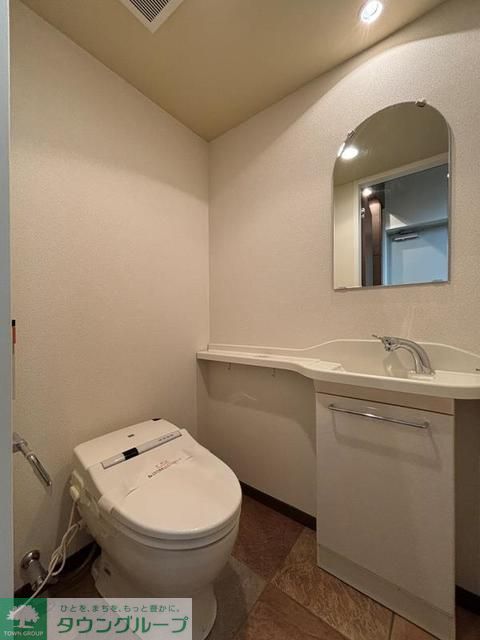 トイレ　※写真は同タイプ住戸です。