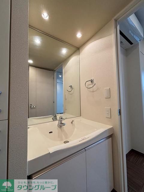 洗面設備　※写真は同タイプ住戸です。
