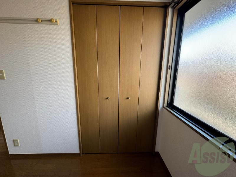 収納　洋室のクローゼット。広さは十分そうです。