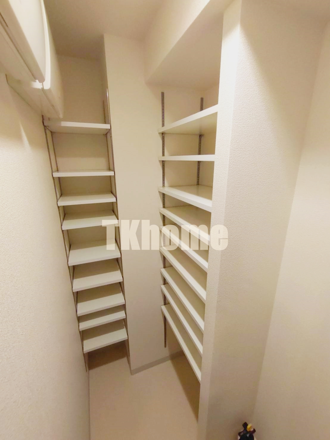 玄関　シューズウォークインクローゼット