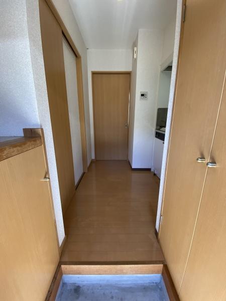 玄関　玄関を開けるとこんな感じです♪