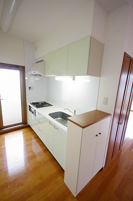 キッチン　グリル付3口ガスコンロのシステムキッチン