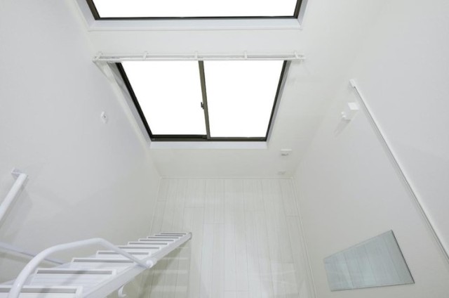 その他部屋・スペース　ロフトから見た寝室