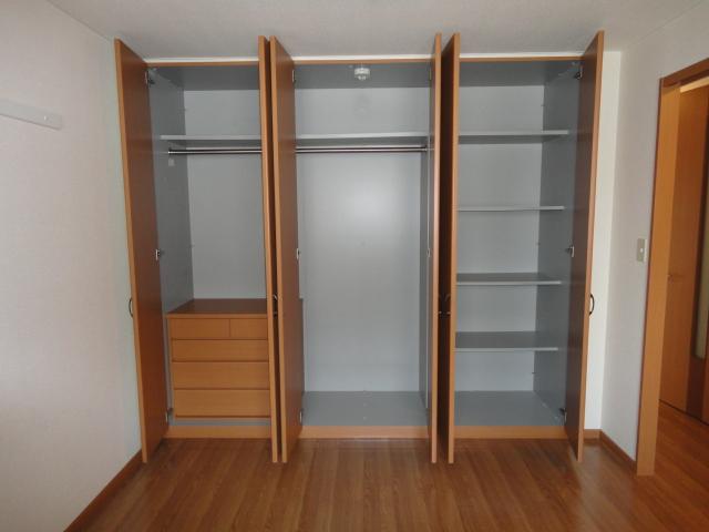 収納　収納（左右反転）（イメージ）