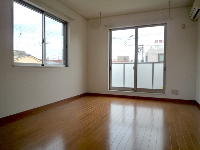 居室・リビング　室内