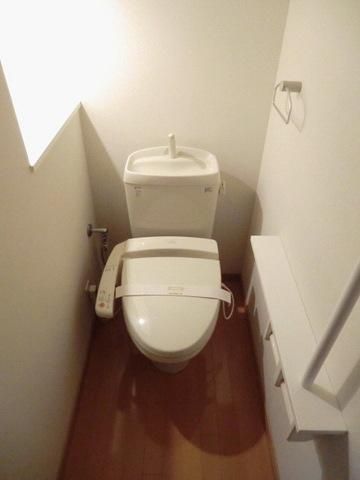 トイレ　ウォシュレット完備