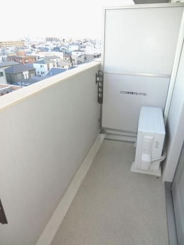 その他設備　奥行きのあるバルコニー