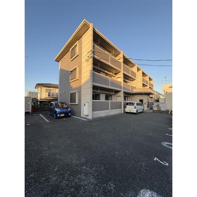 建物外観　タイル張りのキレイな外観です